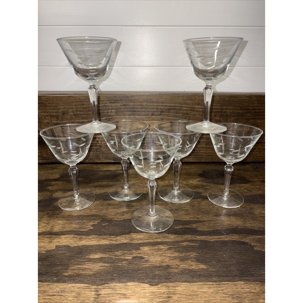 Libbey Windswept Pattern, 7 Champagne Tall Sherbet Cocktail Martini Glasses